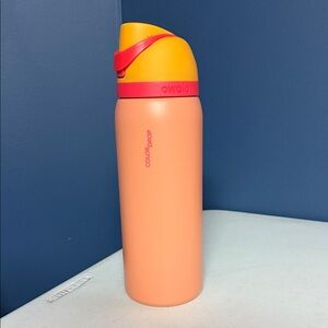 Owala Peach and Yellow Water Bottle (serene tangerine) 32oz flawless